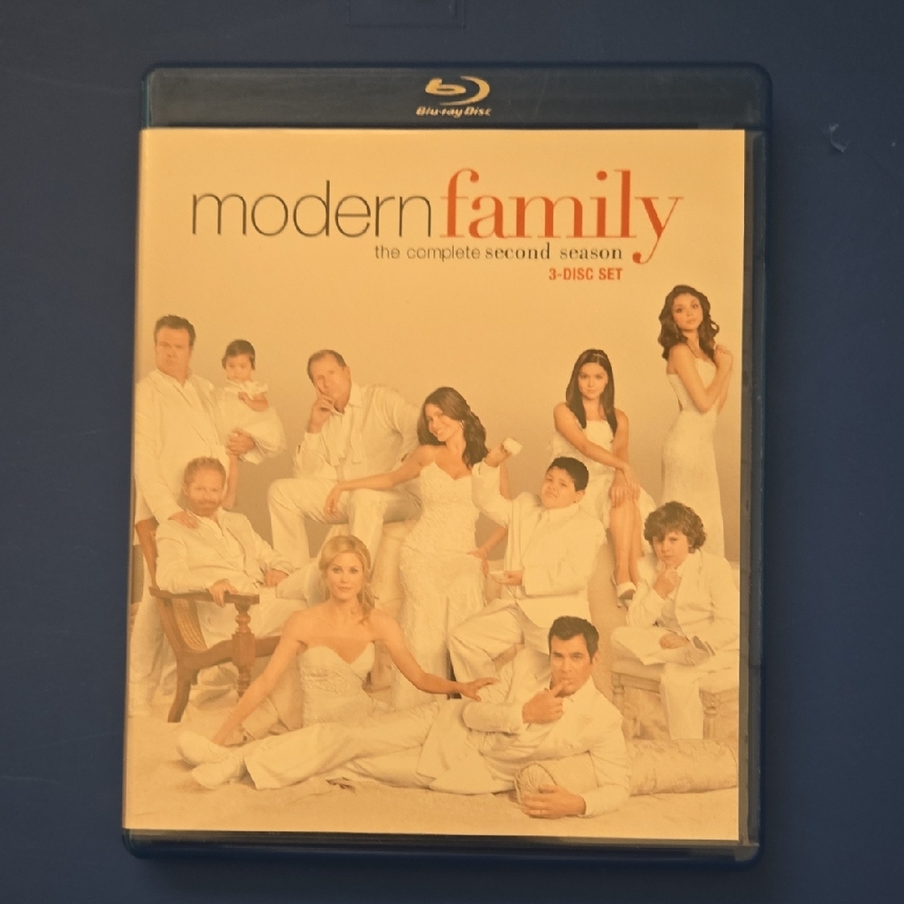 Modern Family: The Complete Second Season Blu-ray